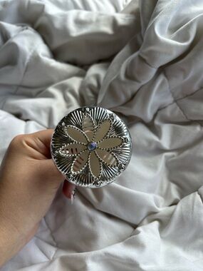 Bath & Body Works Silver Floral Filigree air freshener with Rhinestone Center
